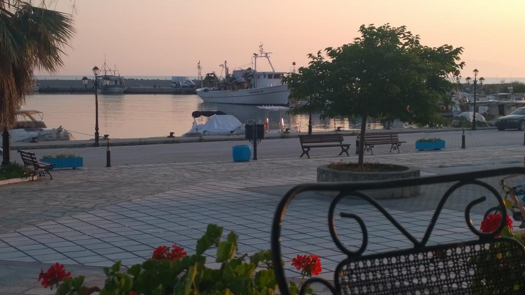 Delimaras Studios Nea Skioni Bagian luar foto