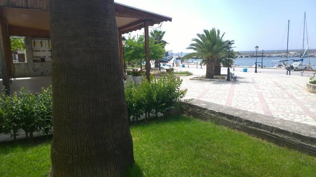Delimaras Studios Nea Skioni Bagian luar foto